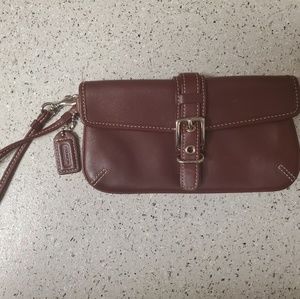 VINTAGE COACH WRISTLET MAROON